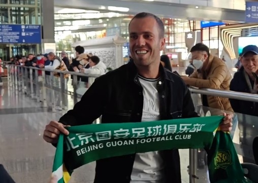 mk体育官方网站入口塞尔吉尼奥：我个人更倾向于10号位 小女儿有时候能给我当翻译